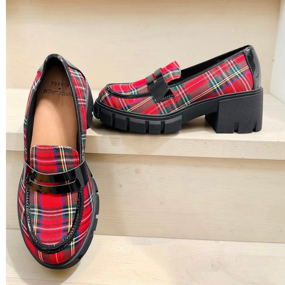 Torrid Betsey Johnson 10ww Punk Rockabilly Red Plaid Creeper Chunky Heel Shoes